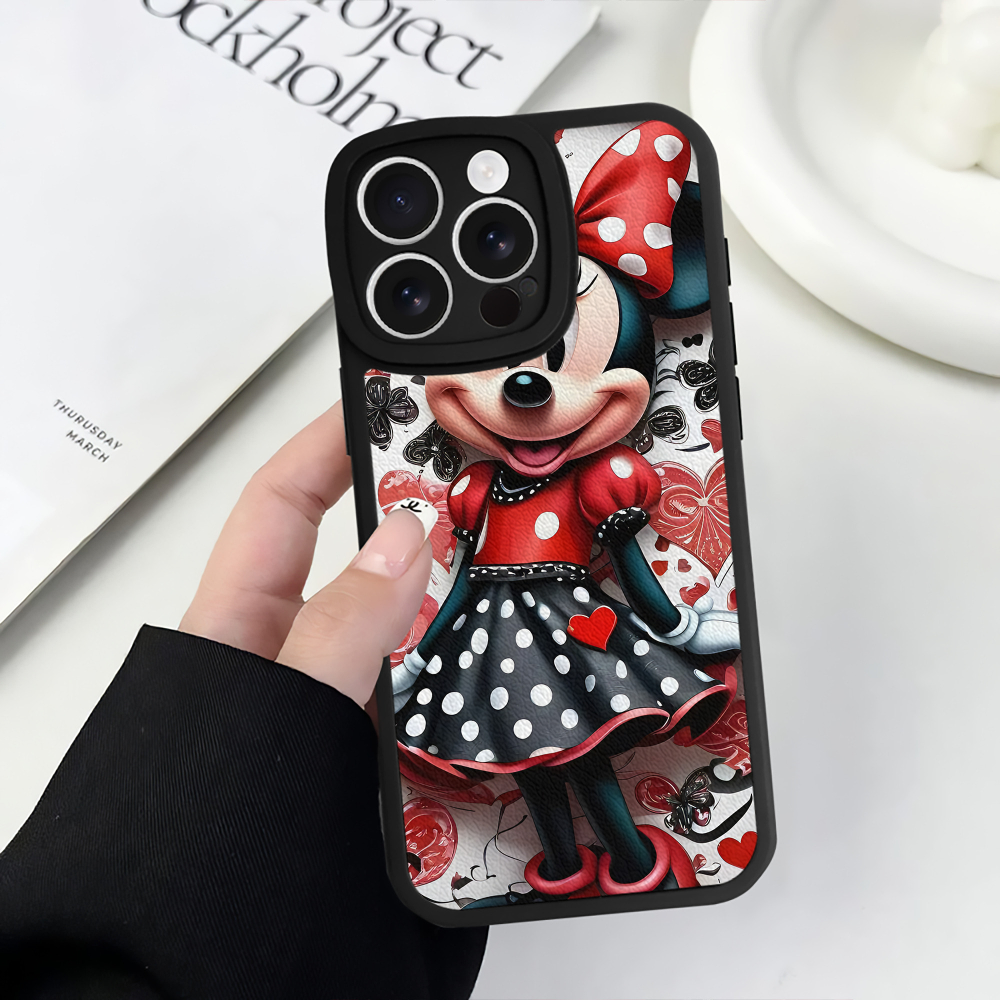 （画像用） ミッキーマウス Mickey Mouse 【iPhone 16シリーズ対応】シリコンスマホケース（レザー調） 材質：シリコン